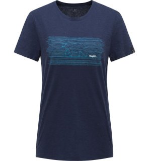 TRAD Q TEE PRINT - TARN BLUE